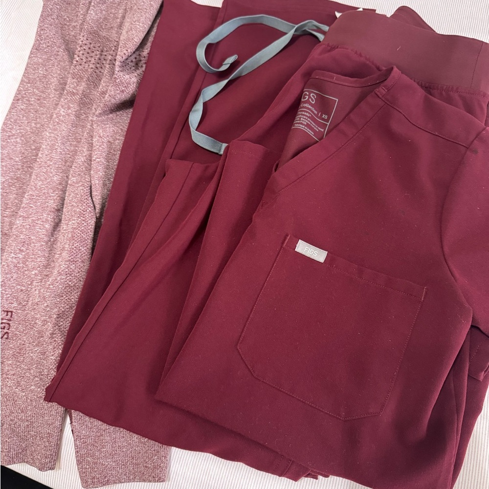 Figs Maroon Scrub Set with Pocket
